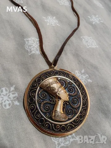 Нов египетски медальон Нефертити, снимка 3 - Колиета, медальони, синджири - 49924896