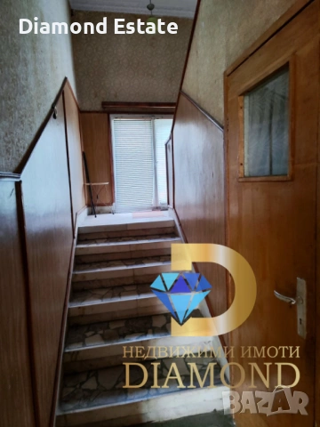 Двуетажна къща близнак в град Чирпан, снимка 9 - Къщи - 54039893