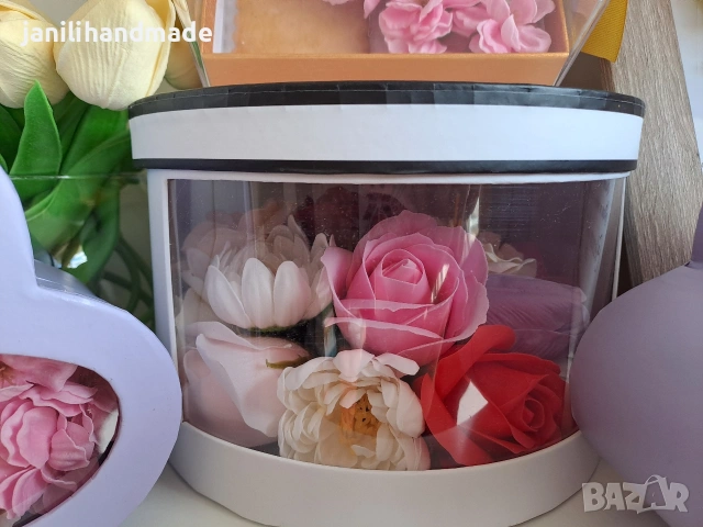 Рамки с рози, цветя пластичен сапун, кутии, снимка 18 - Подаръци за мъже - 53745555