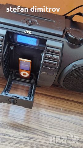 JVC Boomblaster RV NB52 с радио + CD + USB + докинг станция за iPod

, снимка 4 - Аудиосистеми - 45582669