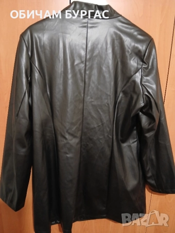 НОВО ЧЕРНО КОЖЕНО ЯКЕ С КРОЙКА НА САКО И СЕ ЗАКОПЧАВА С ЕДНО КОПЧЕ, снимка 3 - Якета - 52426686