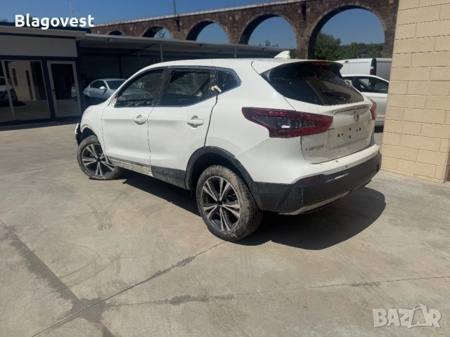 Nissan Qashqai 1.3tce140hp HR13 НА ЧАСТИ, снимка 3 - Автомобили и джипове - 51659570