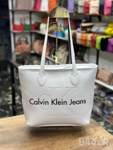 чанти Calvin Klein , снимка 8 - Чанти - 49160571