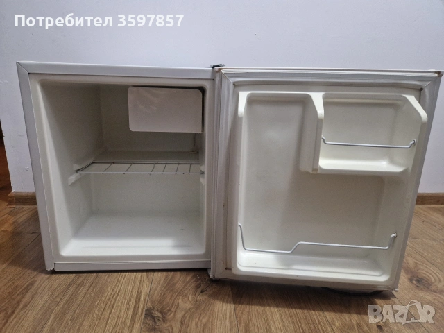 Хладилник мини бар работещ отлично 59 евро, снимка 6 - Хладилници - 53697806