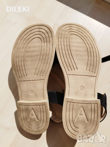 сандали за момиче, снимка 4 - Детски сандали и чехли - 51704551