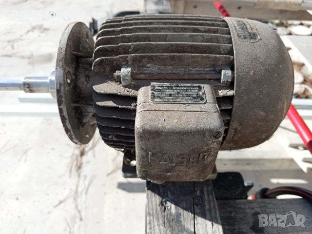 Двигател фланцово присъединяване 220 / 380 волта, снимка 3 - Електродвигатели - 53082991