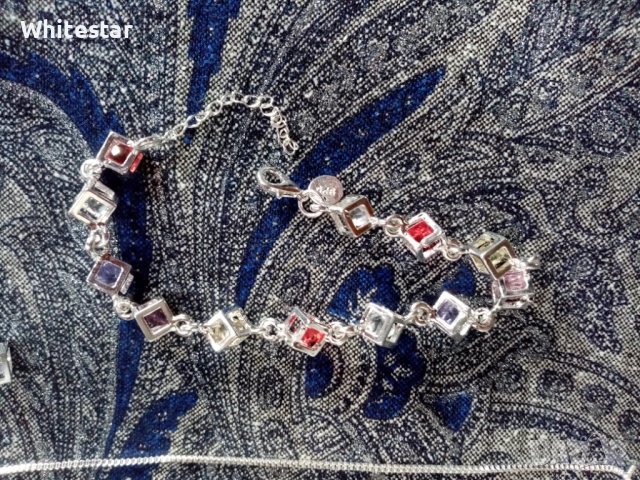 Посребрен дамски комплект - ланец, гривна, обеци - "Кубче с кристал", снимка 2 - Колиета, медальони, синджири - 53623575