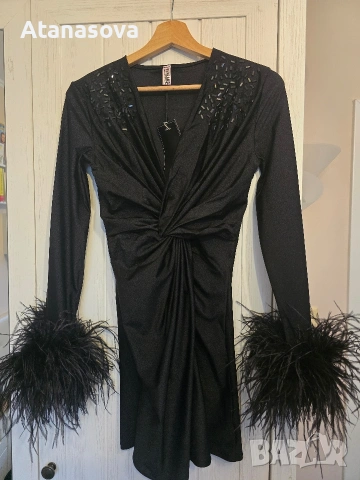 Малка черна рокля