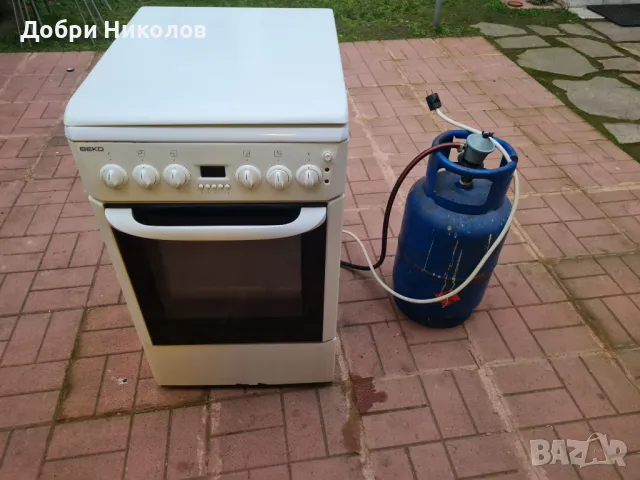 Продавам комбинирана готварска печка Beko, снимка 1 - Печки, фурни - 48944316