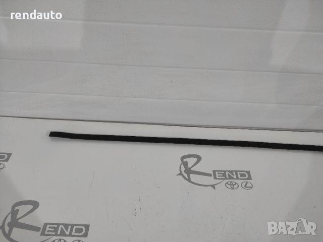 Водобранна лайсна за таван за Toyota Yaris 2011-2018 , снимка 2 - Части - 45992731