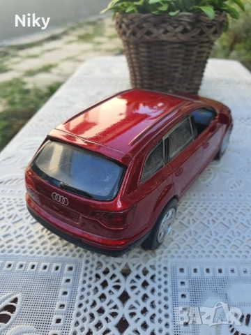 Audi Q7 1:32 , снимка 3 - Колекции - 51618415