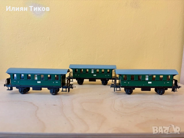 3 пътнически вагона Trix 20114 H0 1:87 ретро модел Влак, влакче, локомотив , снимка 3 - Влакчета, самолети, хеликоптери - 53777100