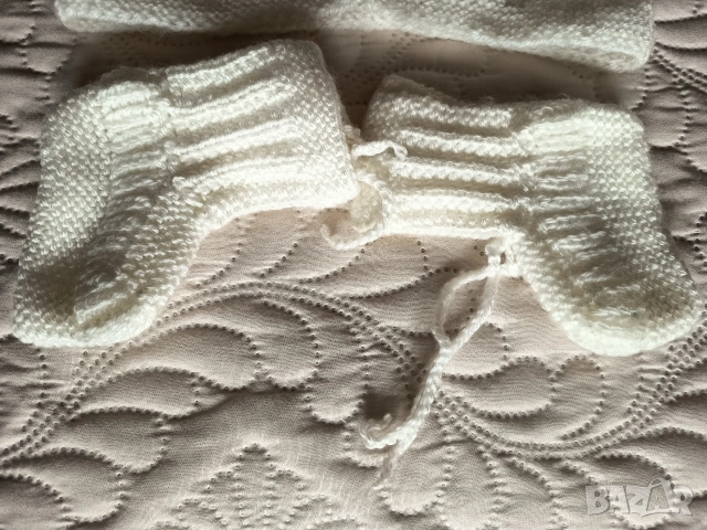 Бебешко елече и терлици ръчно плетени, снимка 4 - Жилетки и елечета за бебе - 53921933