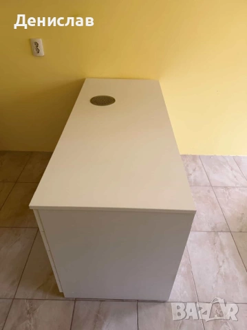 Бюро за маникюр с прахоуловител, снимка 3 - Бюра - 53468808