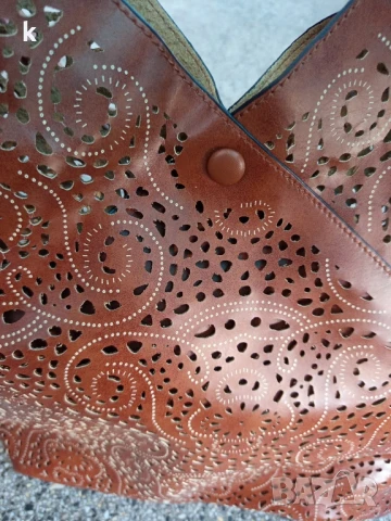 Дамска чанта, снимка 2 - Чанти - 51230112