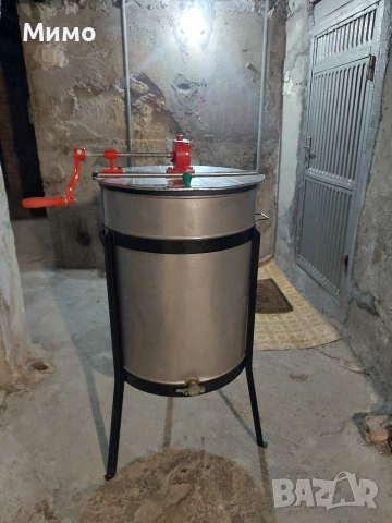 Центрофуга за мед, снимка 9 - За пчели - 54291173