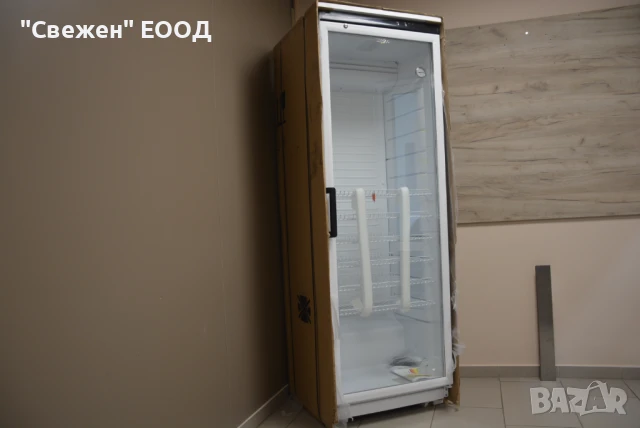 Професионална хладилна витрина Whirlpool ADN 203/2 320 литра, снимка 5 - Хладилници - 51166595