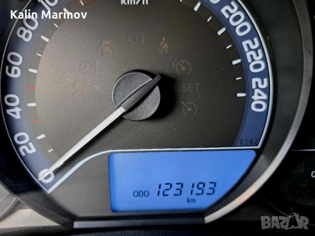тойота аурис 1.4 D4D 90 кс. 6 ск., снимка 11 - Автомобили и джипове - 45100769
