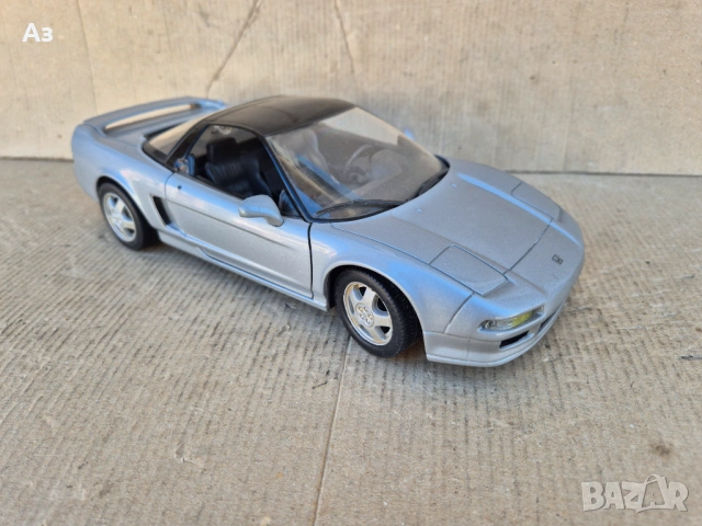 Honda NSX 1:18 Revell сребрист Хонда НСХ Acura, снимка 3 - Колекции - 53877336