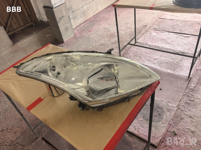 десен фар suzuki Swift 2011-2014г, снимка 2 - Части - 54202173