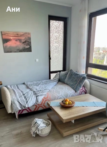 Плюшен бежов диван на Jysk, снимка 9 - Дивани и мека мебел - 53375816