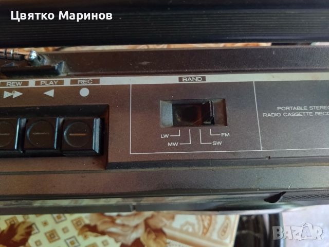 Радио касетофон Hitchi TRK6830E, снимка 3 - Радиокасетофони, транзистори - 46417289