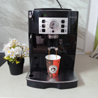 Кафе автомат Delonghi Magnifica S , снимка 1 - Кафемашини - 45003984