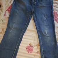продавам чисто нови дамски дънки , снимка 1 - Панталони - 45467933
