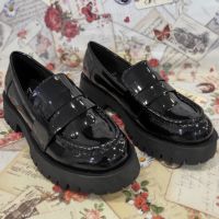 Дамски лоуфъри от лак в черен цвят модел: W014227 black, снимка 1 - Дамски елегантни обувки - 45281733