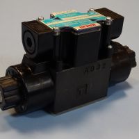 Хидравличен разпределител NACHI SL-G01-C6-R-C1-10 100/110V solenoid operated directional valve, снимка 3 - Резервни части за машини - 45336965