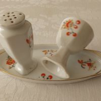 Комплект солница и чашка за яйце порцелан Чехословакия , снимка 2 - Антикварни и старинни предмети - 45180635