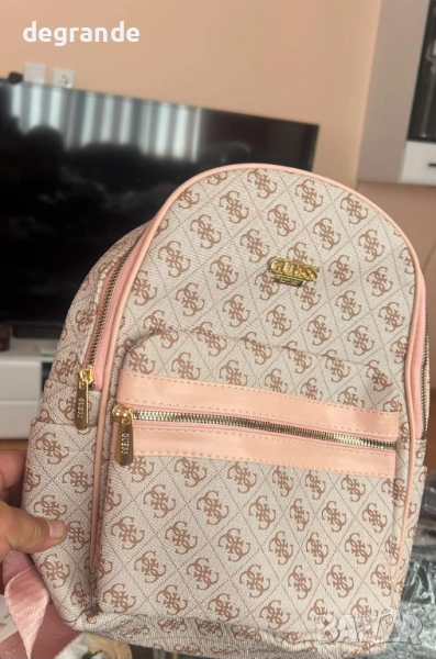 Дамска раница на Guess, снимка 1