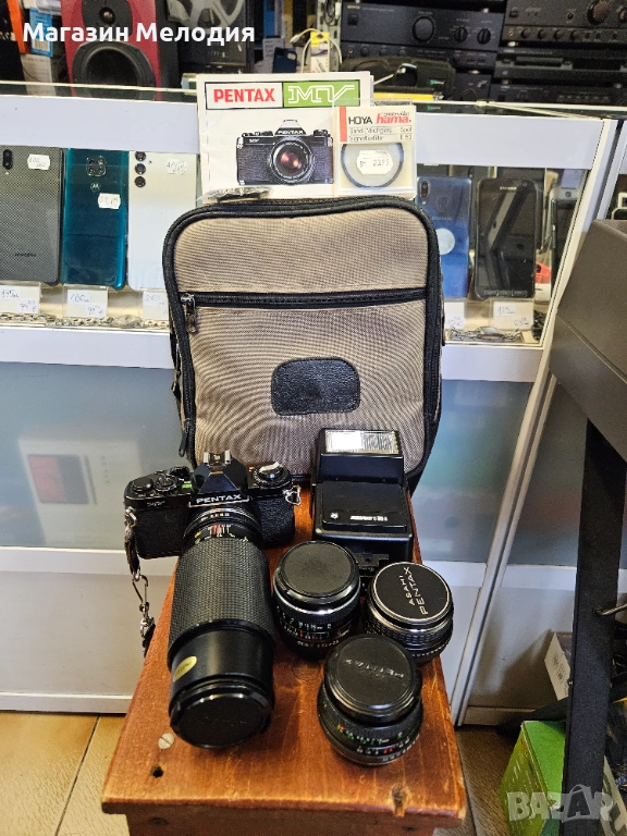 Фотоапарат Pentax MV  В отлично техническо и визуално състояние. Комплект с чанта, книжки, 4 обектив, снимка 1