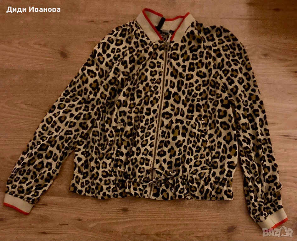 Дамско якенце, снимка 1