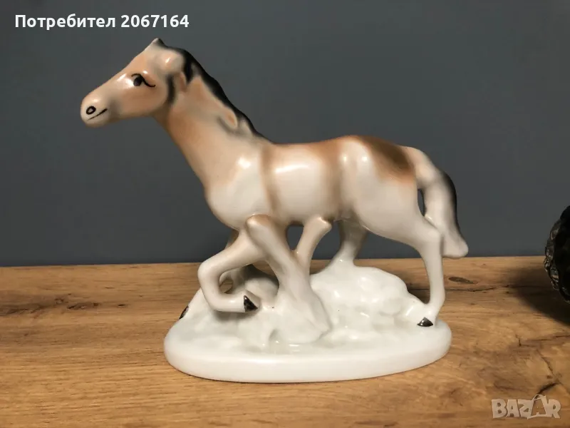 Българска порцеланова фигура, снимка 1