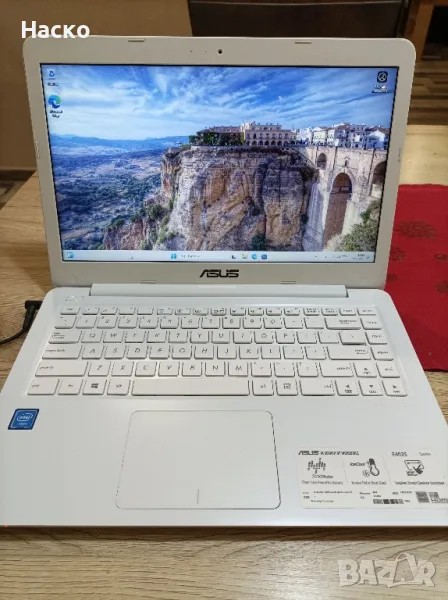 Лаптоп Asus E402S,4Gb ram,128Gb ssd,Windows 11, снимка 1