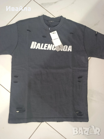 Balenciaga нова тениска с малко дупки , снимка 5 - Тениски - 51794550