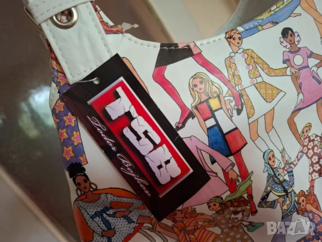 Дамска или момичешка чанта с интересен дизайн, НОВА, с етикет! , снимка 3 - Чанти - 51657031