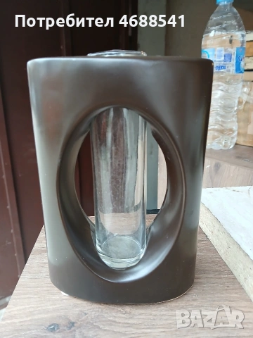 Керамично - стъклена вазичка за цетя