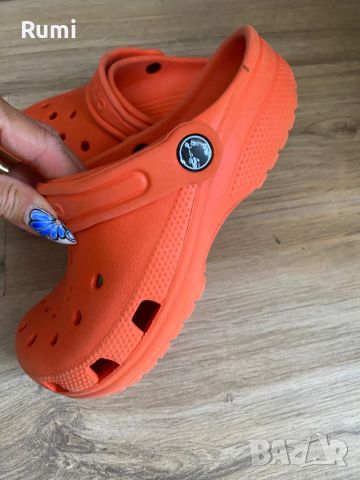 Оригинални оранжеви чехли Crocs ! 33-34 н, снимка 2 - Детски сандали и чехли - 46231013