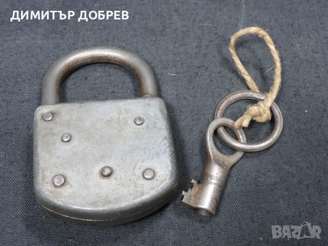 СТАР РЕТРО КАТИНАР С КЛЮЧ BURG GERMANY, снимка 2 - Антикварни и старинни предмети - 53022598