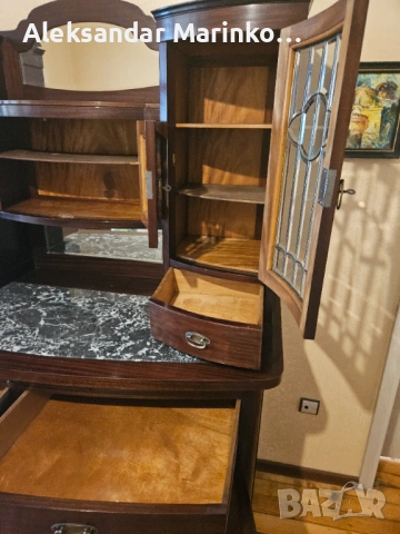 Продавам старинен витринен бюфет1920-1930та година (добро състояние), снимка 5 - Бюфети - 53858818