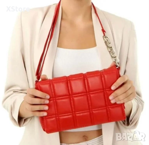 Дамска капитонирана малка чанта в модерни цветове, снимка 4 - Чанти - 52584511