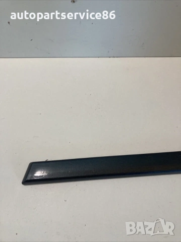 Задна лява лайсна за врата за Jeep Patriot (2008), снимка 3 - Части - 53510753