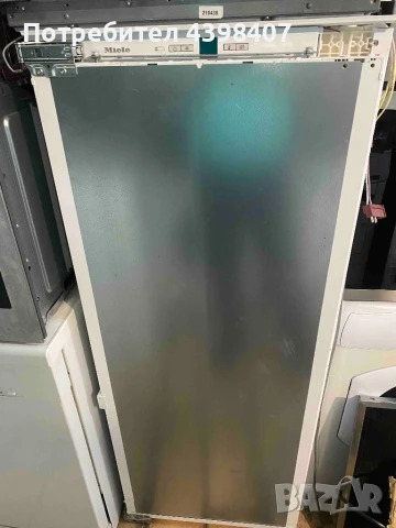 Хладилник за вграждане Miele, снимка 1