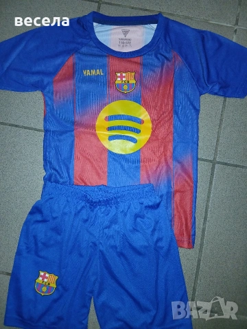 футболни екипи на отбори къси панталонки и фанелка