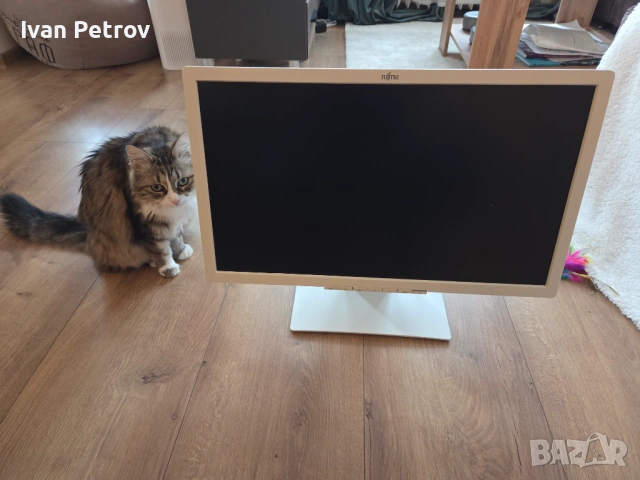 24 инча Full HD монитор Fujitsu
