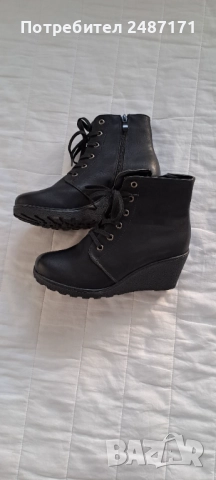 Нови елегантни и удобни черни дамски боти с цип и връзки на платформа