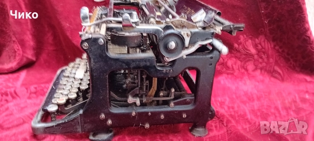 Голяма стара пишеща машина , снимка 9 - Антикварни и старинни предмети - 52576747