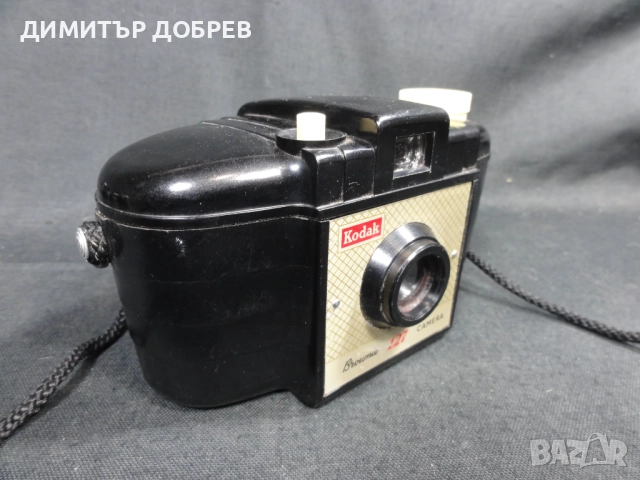 СТАР РЕТРО ФОТОАПАРАТ KODAK BROWNIE 127 CAMERA ENGLAND, снимка 3 - Антикварни и старинни предмети - 52681077